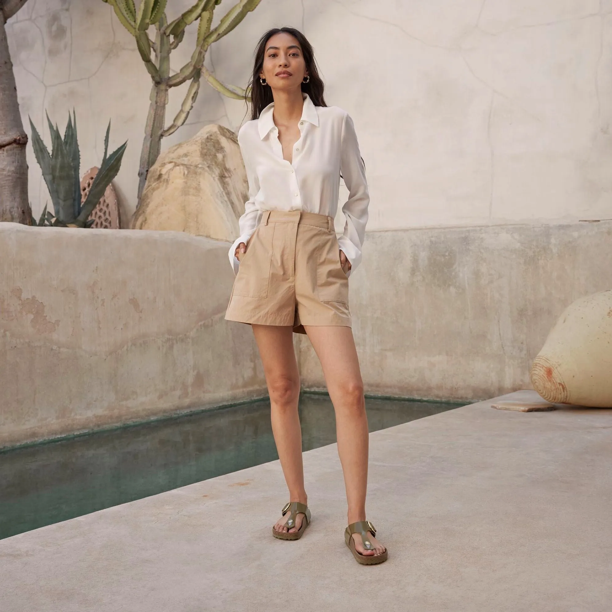 Birkenstock Gizeh Big Buckle high shine mud green leather