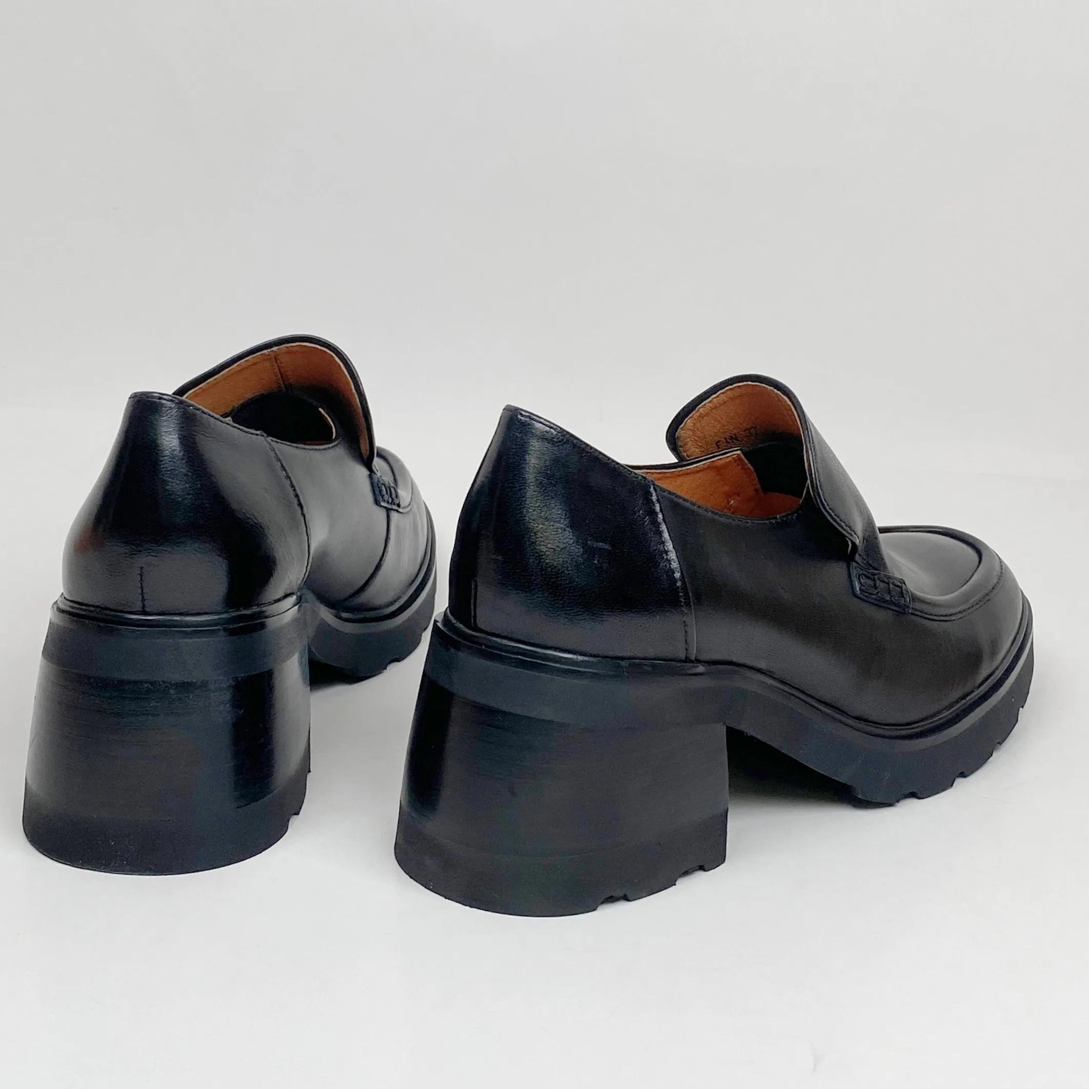 Eos Fin black