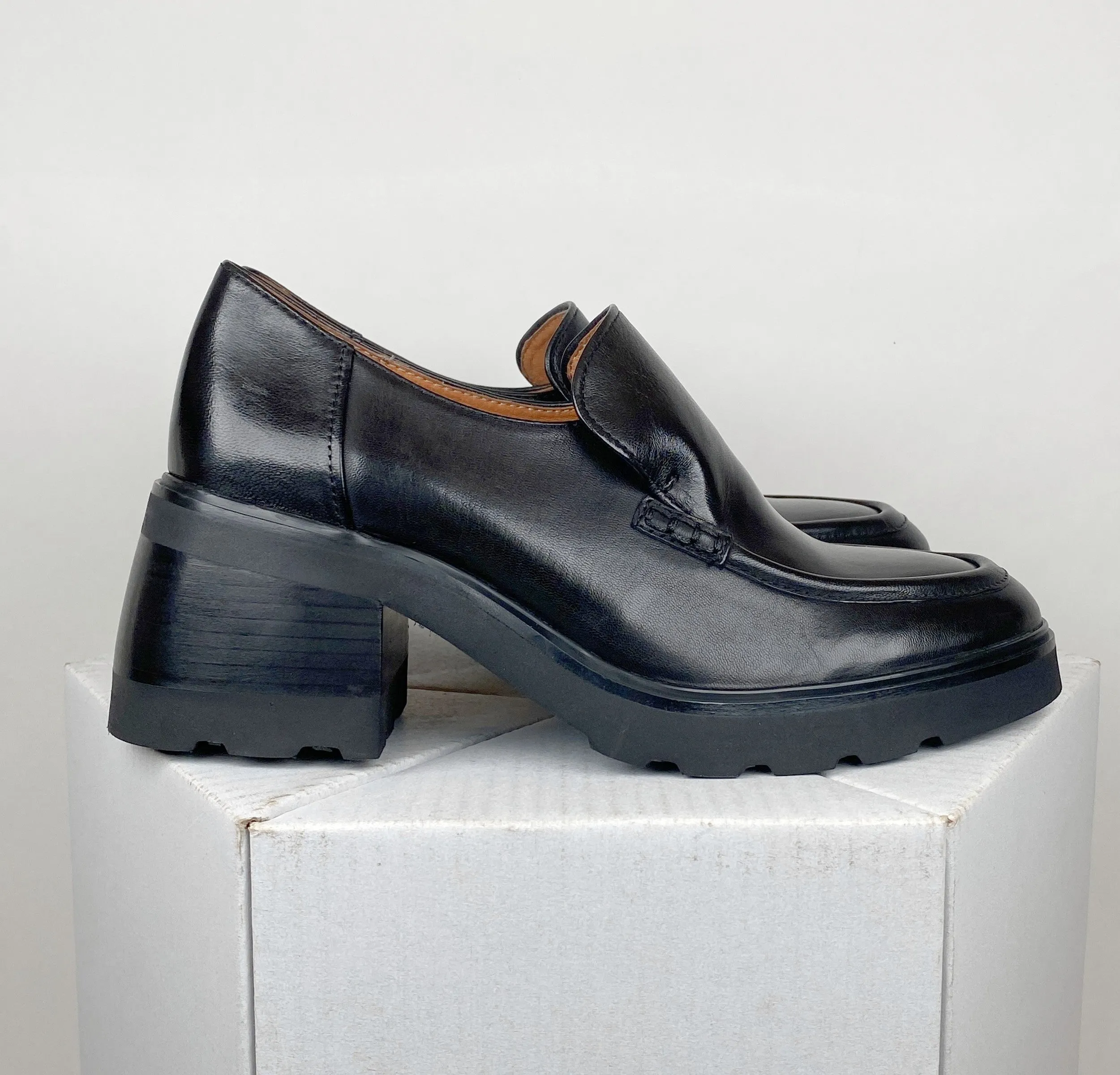 Eos Fin black