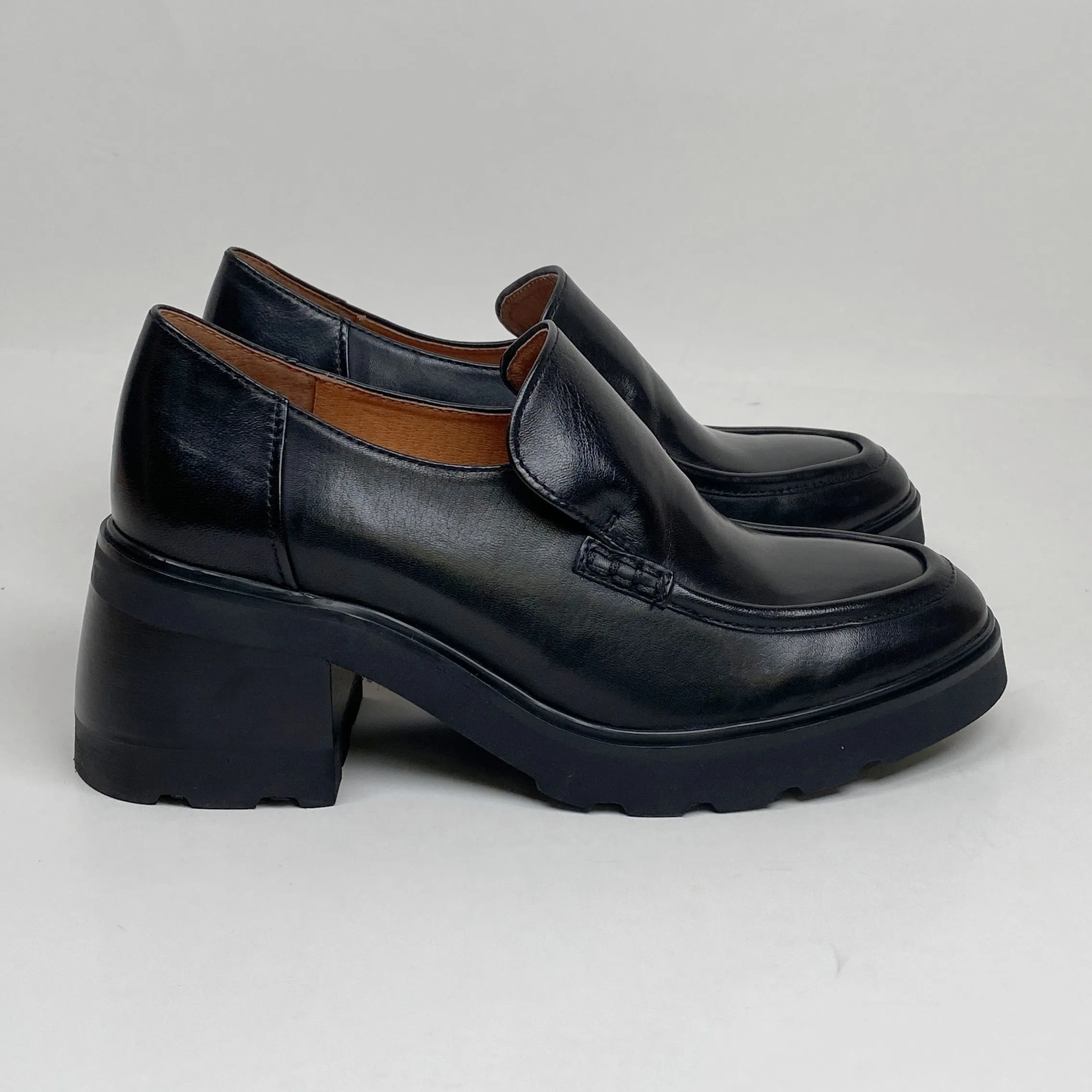 Eos Fin black