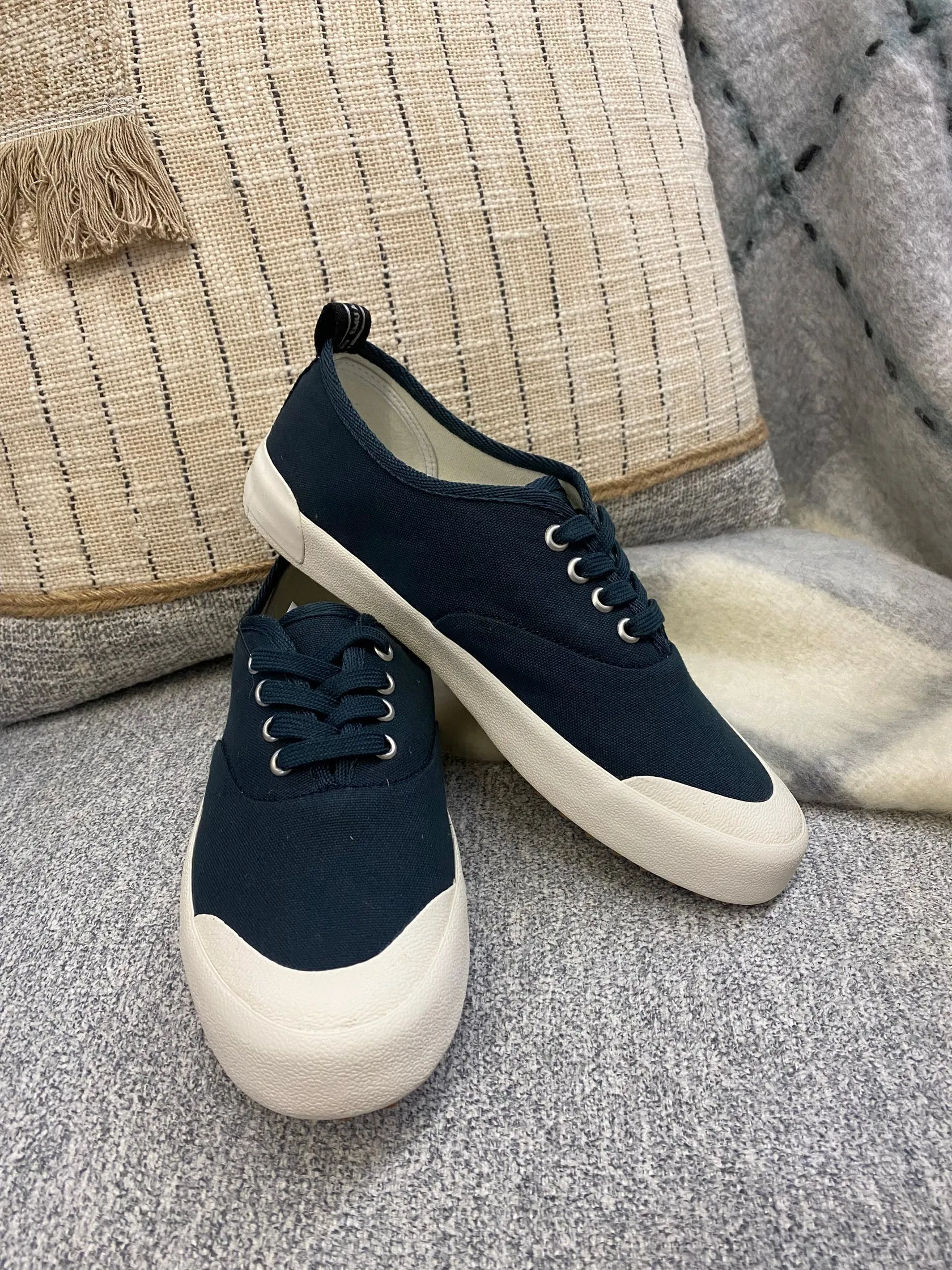 Lark Sneaker