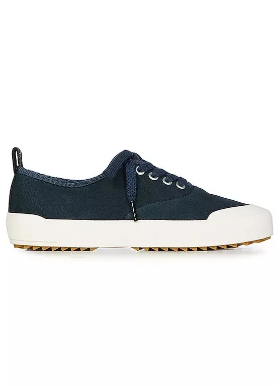 Lark Sneaker