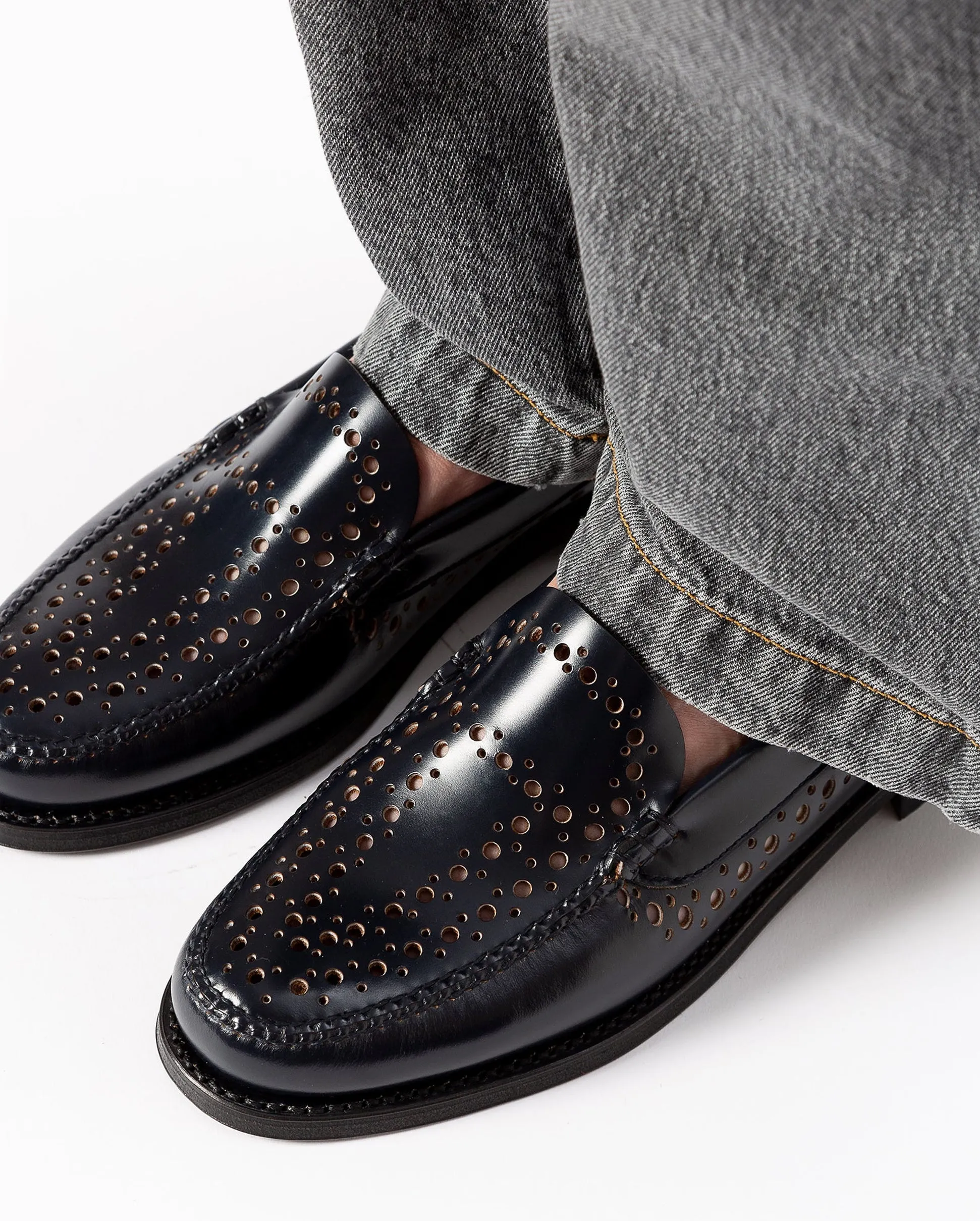MANGRA SLIP ON LOAFER / BLACK