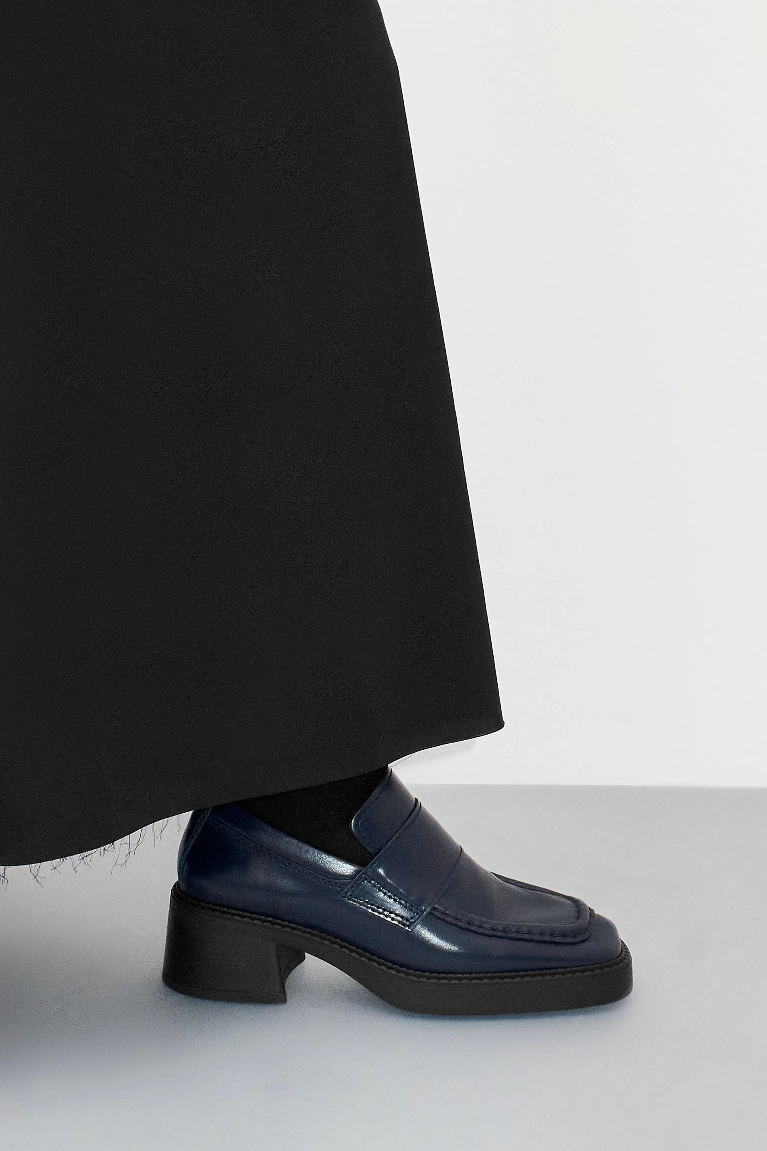 Miista Karina Loafers // Navy