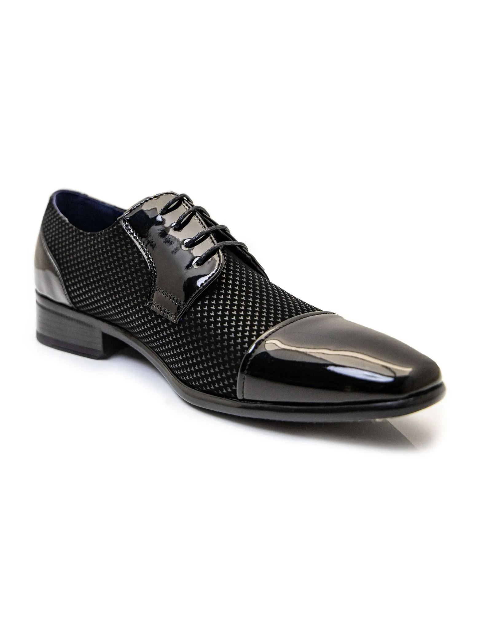 PATENT LEATHER LACE UP SHOES IN TWO TONE