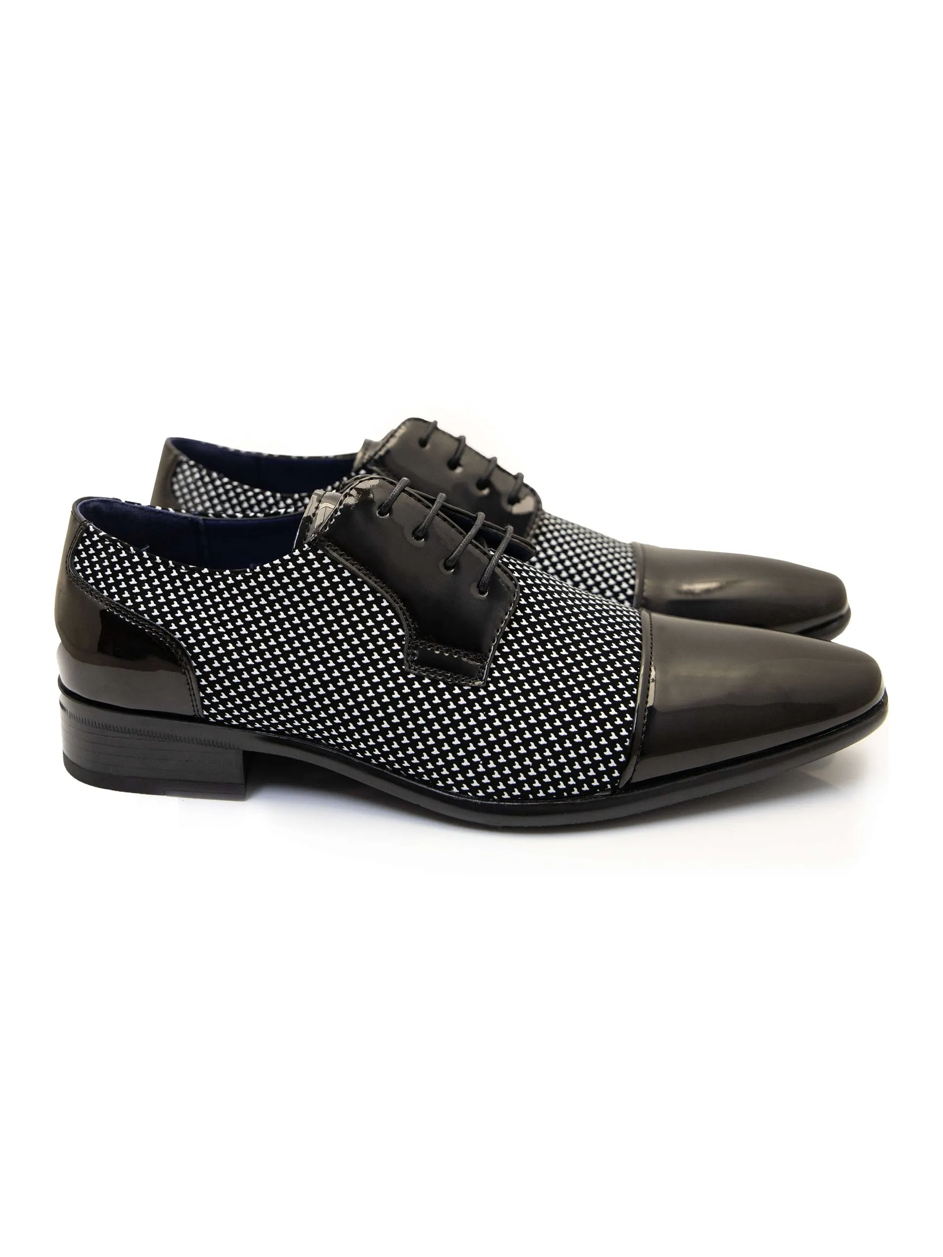 PATENT LEATHER LACE UP SHOES IN TWO TONE