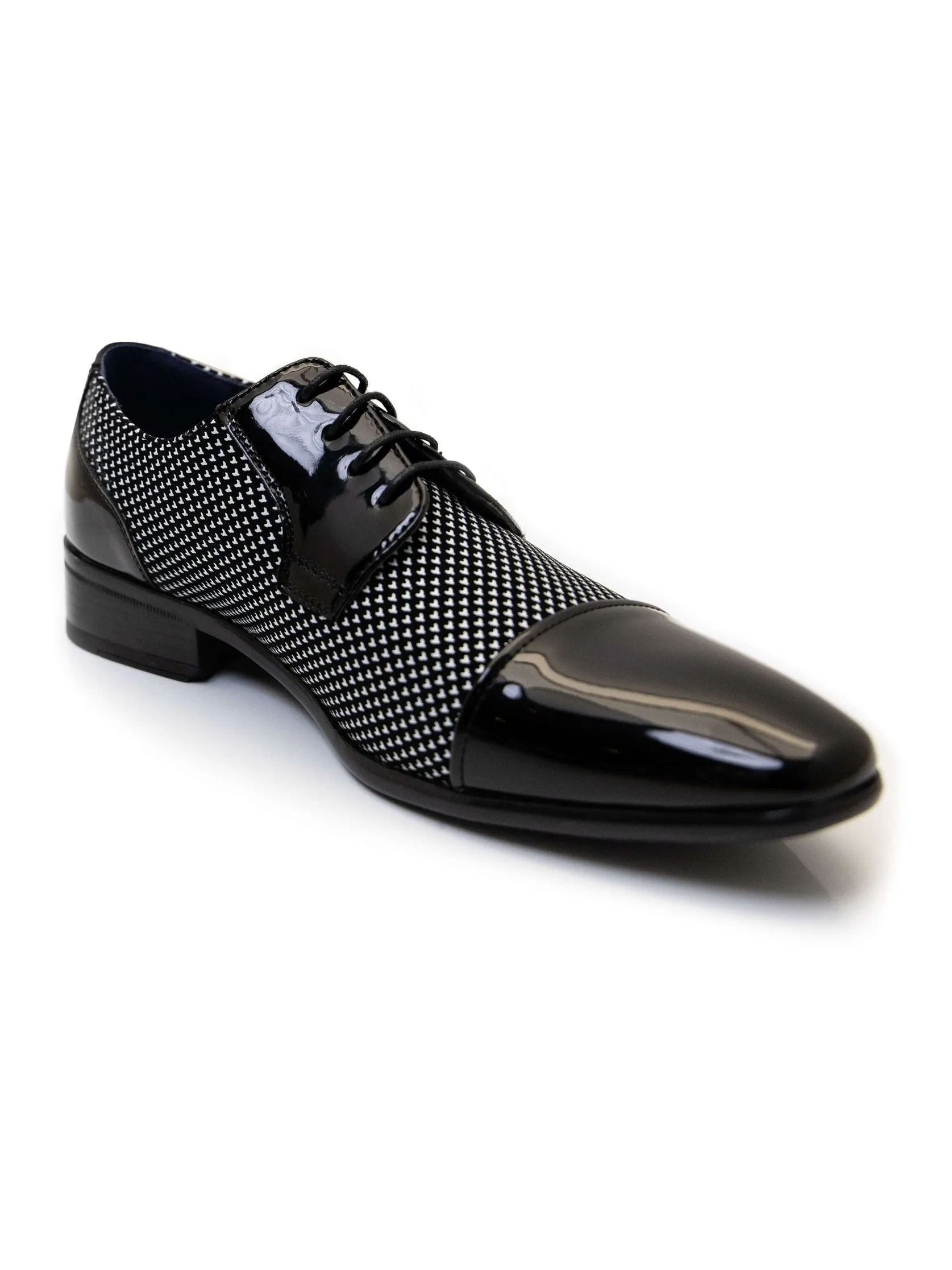 PATENT LEATHER LACE UP SHOES IN TWO TONE