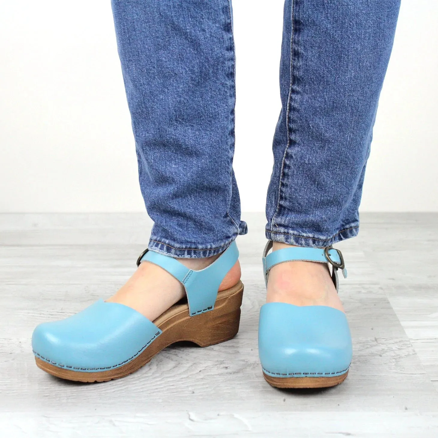Sanita Sansi 474048 Adjustable Buckle Clog