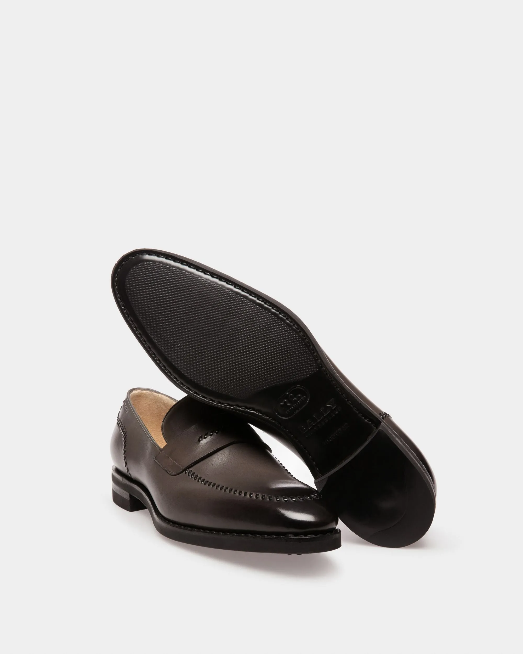 Scober Leather Loafers In Army Green