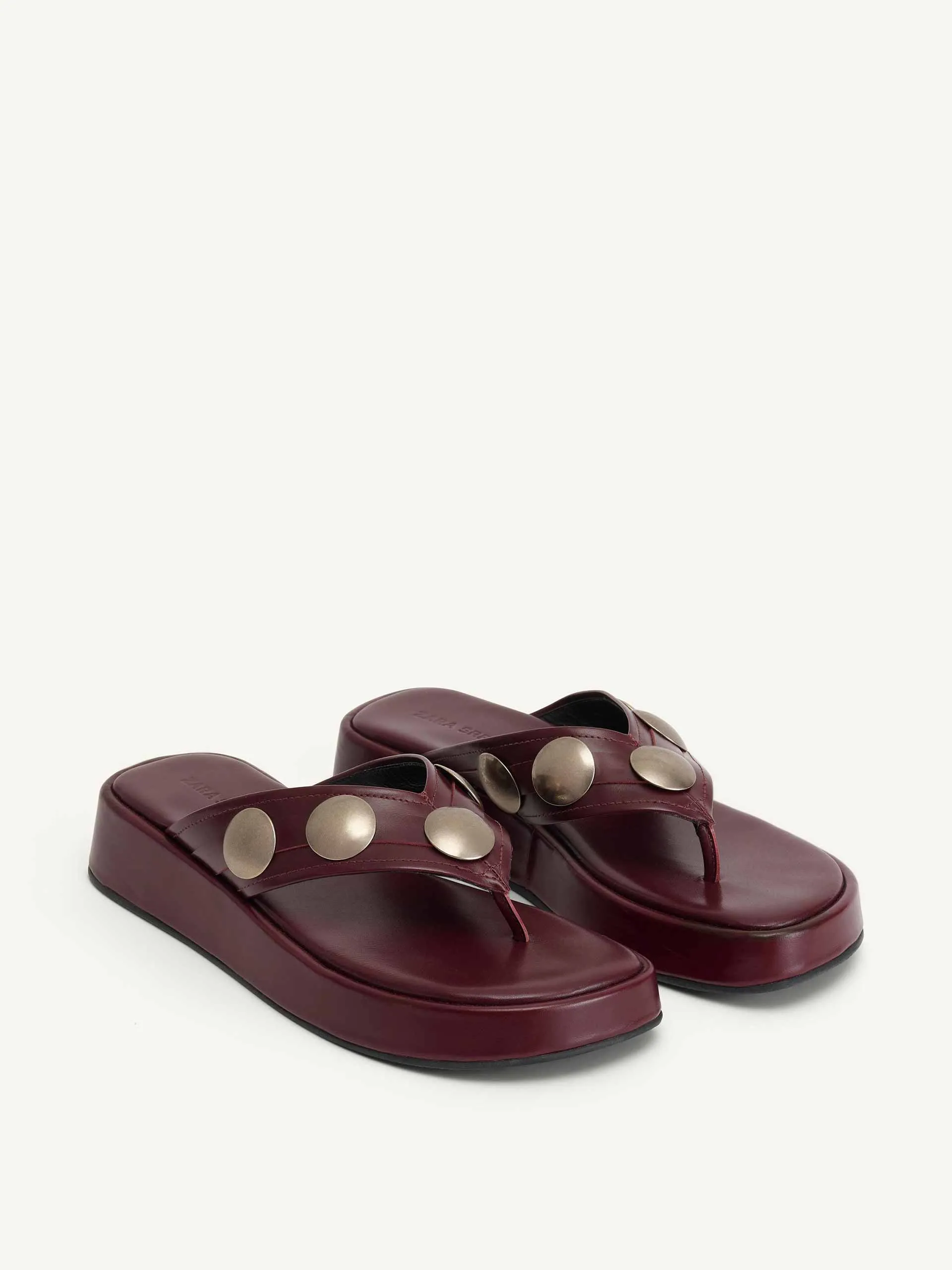 Thong leather stud sandals