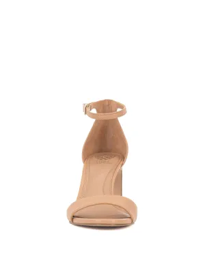 Vince Camuto Women's Annay Nude M