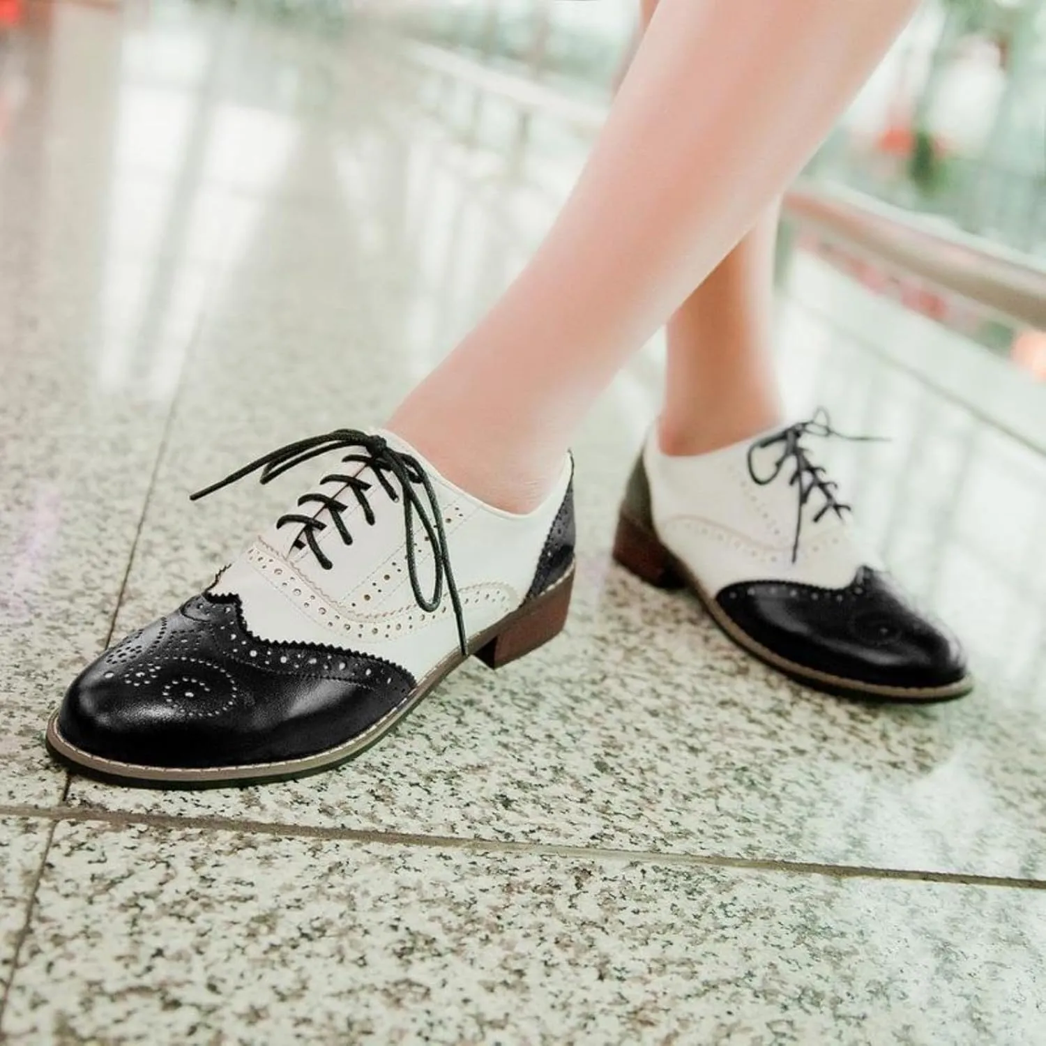 Women's Lace Up Oxfords Shoes Round Toe Low Chunky Heel Block Perforated Wingtip Brogues Casual Comfortable Patchwork Derby Saddle Pumps