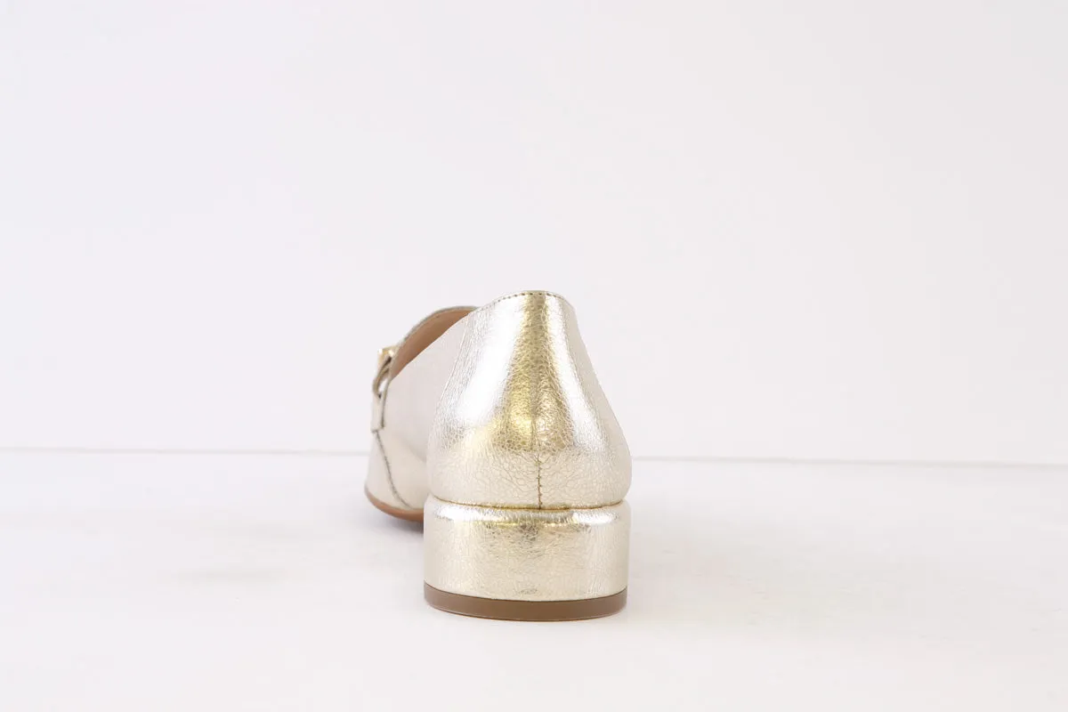 WONDERS - C-5030 SLIP-ON LOAFER - GOLD LEATHER WITH CHAIN DETAIL